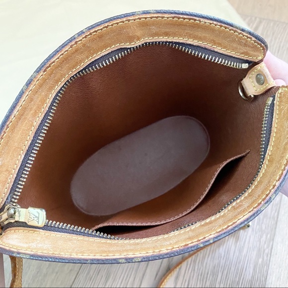 ♥️DROUOT♥️ Authentic Louis Vuitton Crossbody! - Picture 4 of 7